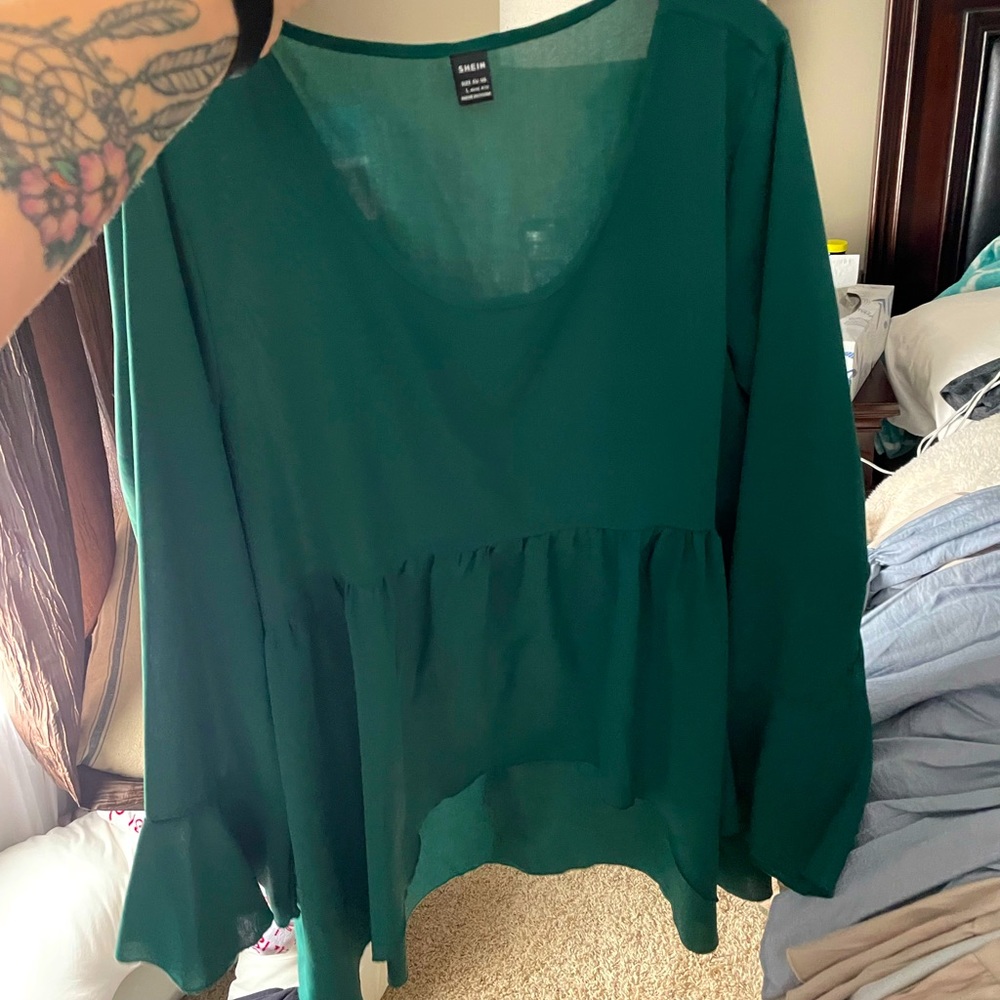 Size large Green high low chiffon top